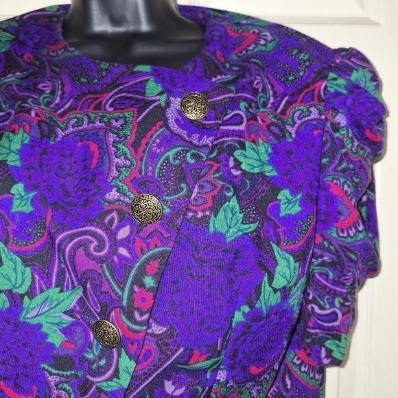 Damson 2 piece skirt suit size 16 - Picture 7 of 9